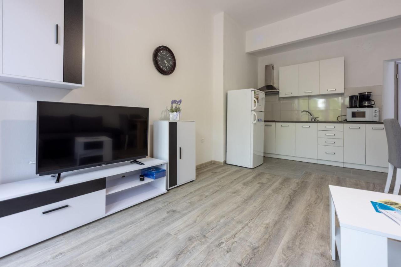 Apartments Ankica Цриквеница Экстерьер фото