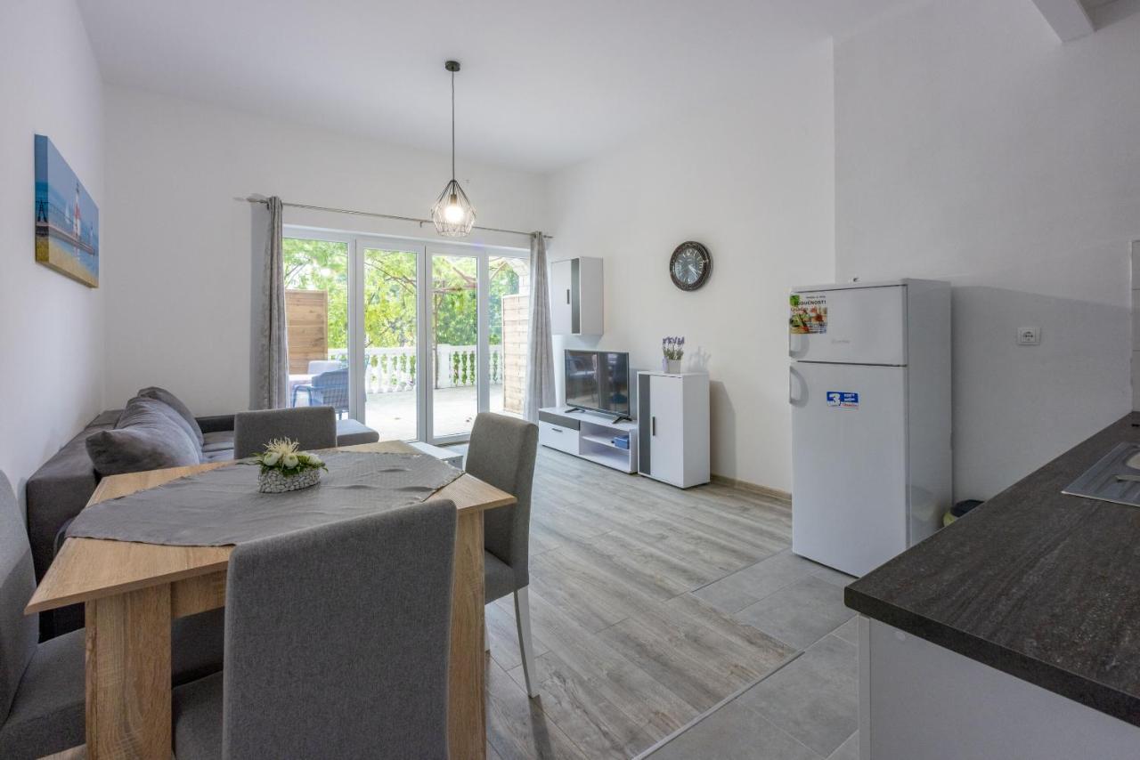 Apartments Ankica Цриквеница Экстерьер фото